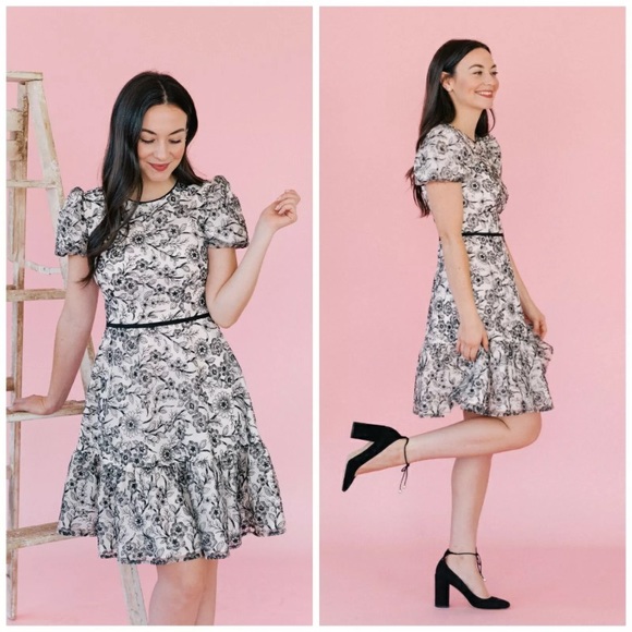 Gal Meets Glam Dresses & Skirts - NWT Gal Meets Glam Viola Holiday Black & White Floral Dress Size 6